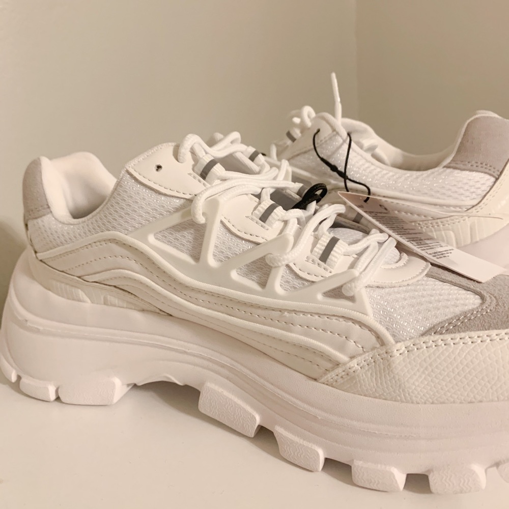 Zara Sneakers size 8 {brand nwt}